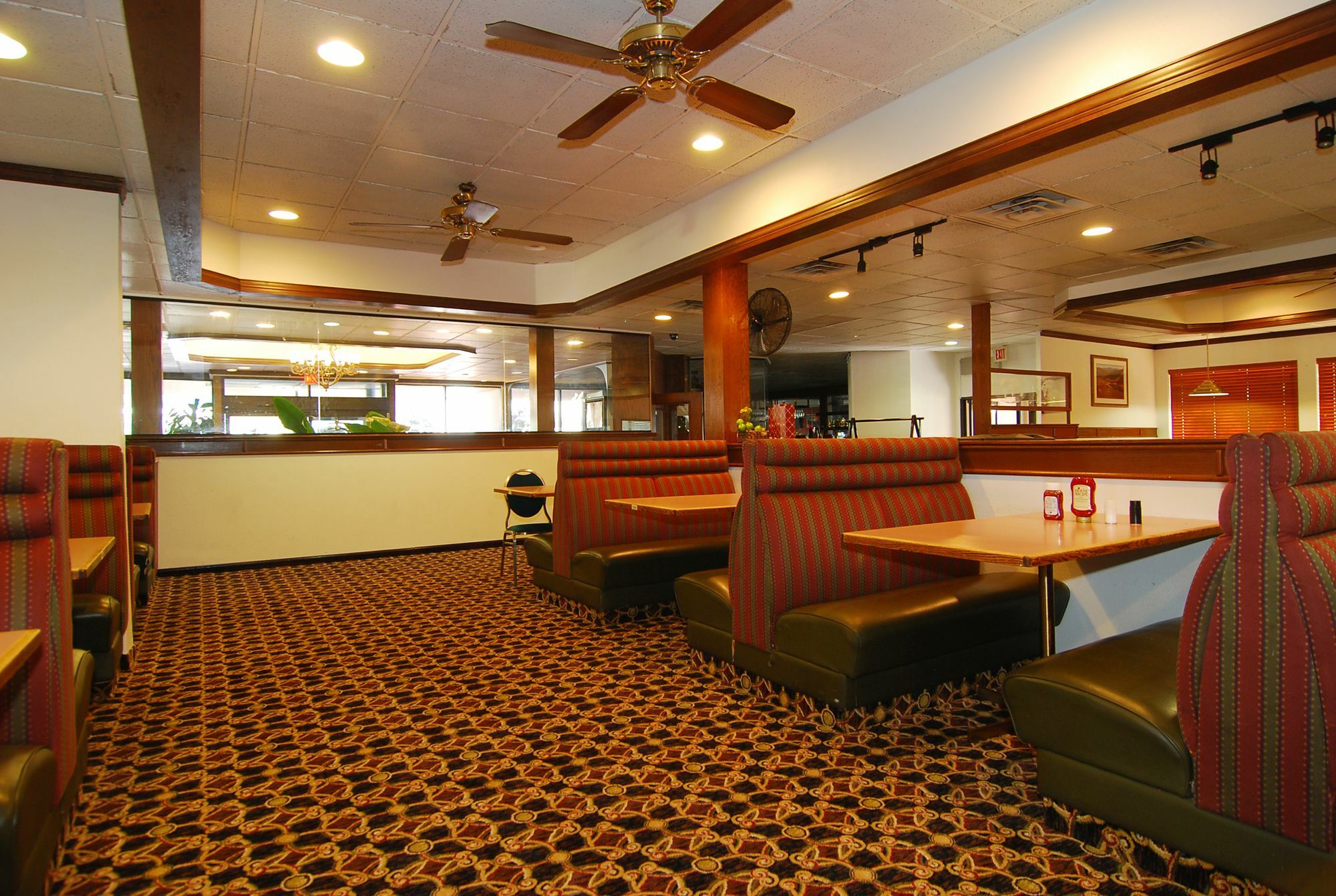 Broadway Inn & Suites Оклахома-Сити Экстерьер фото
